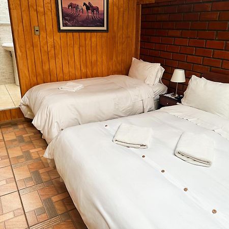 Hostal Hielo Sur Punta Arenas Bagian luar foto