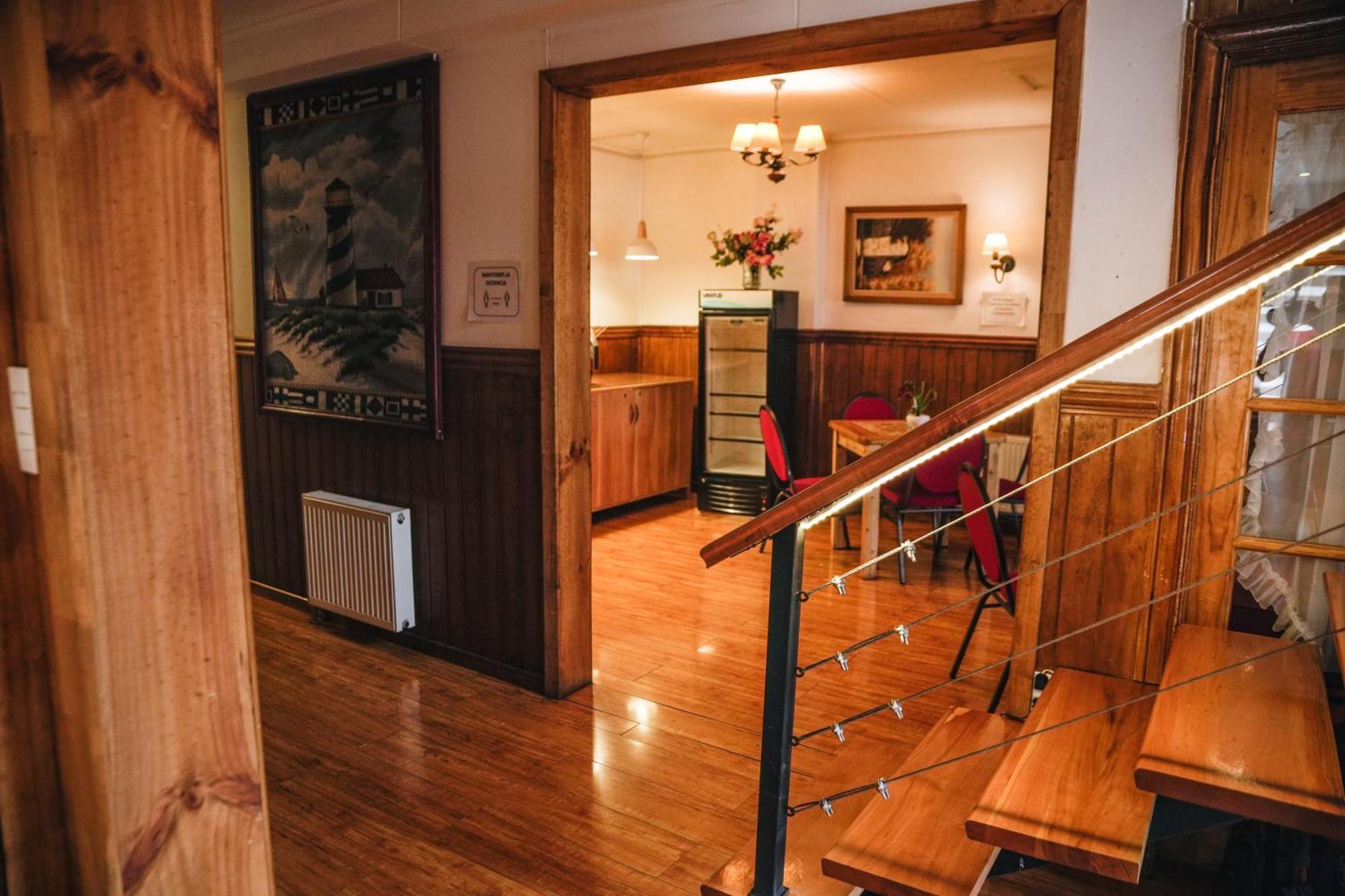 Hostal Hielo Sur Punta Arenas Bagian luar foto