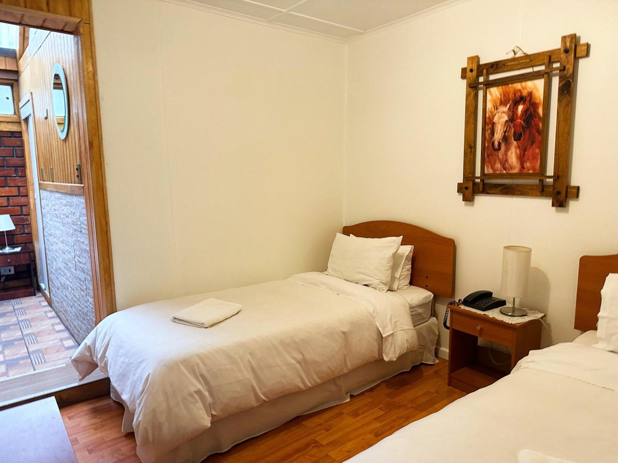 Hostal Hielo Sur Punta Arenas Bagian luar foto