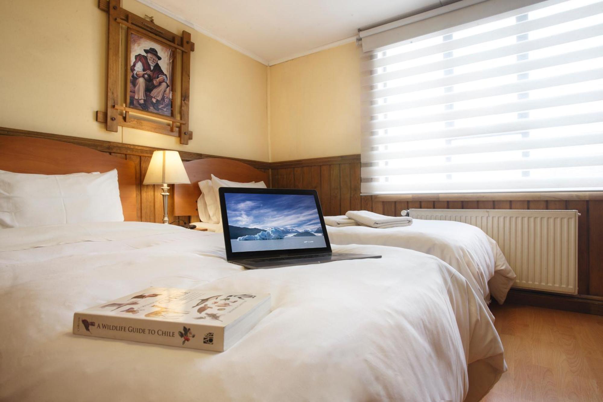 Hostal Hielo Sur Punta Arenas Bagian luar foto