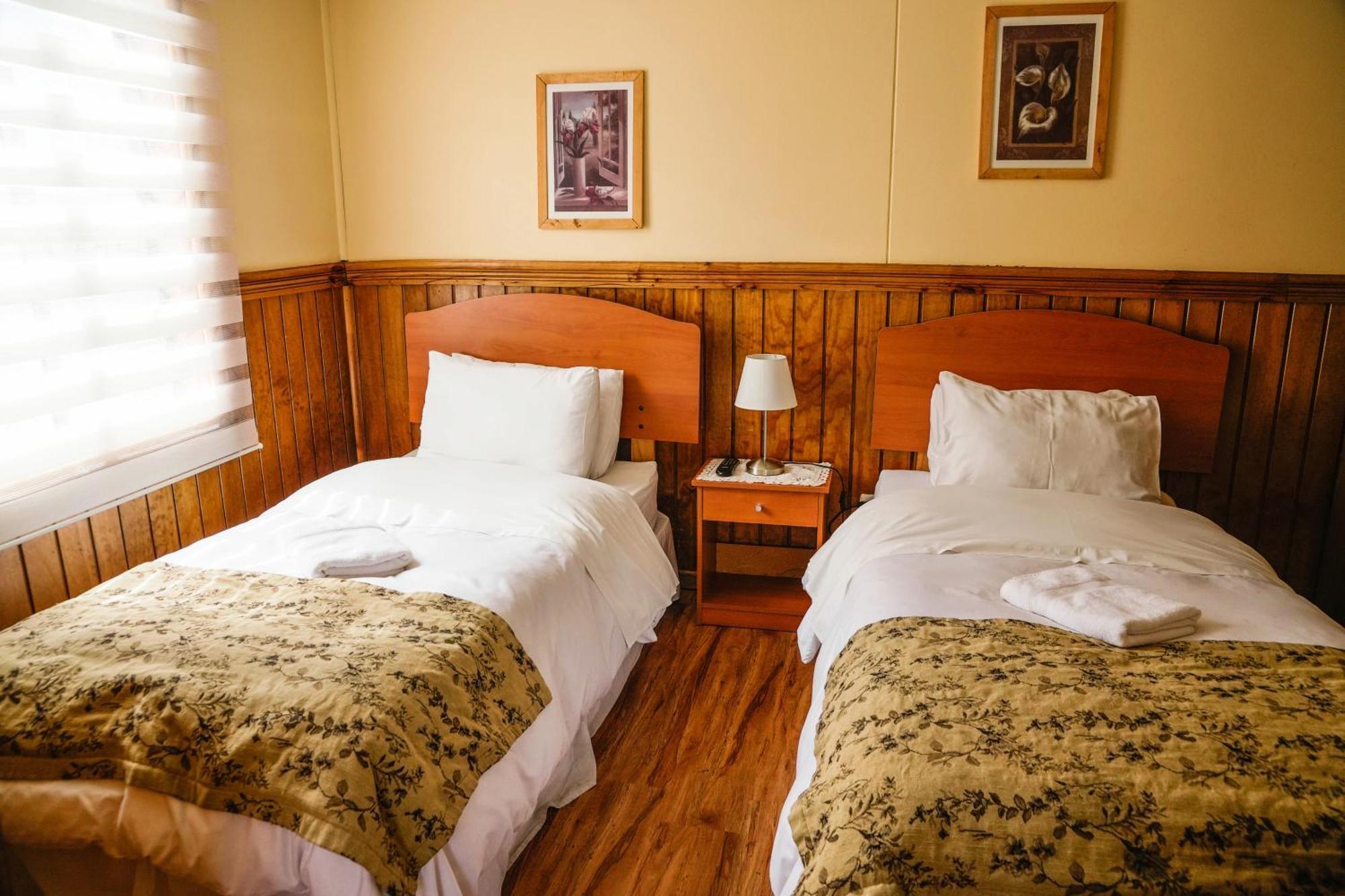 Hostal Hielo Sur Punta Arenas Bagian luar foto
