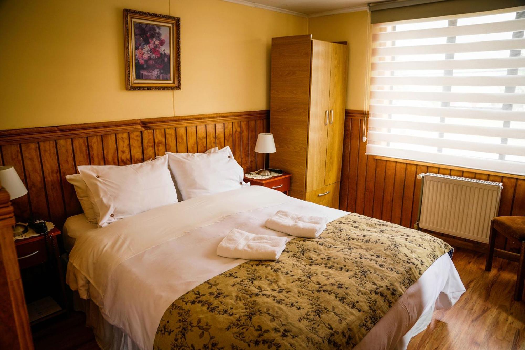 Hostal Hielo Sur Punta Arenas Bagian luar foto