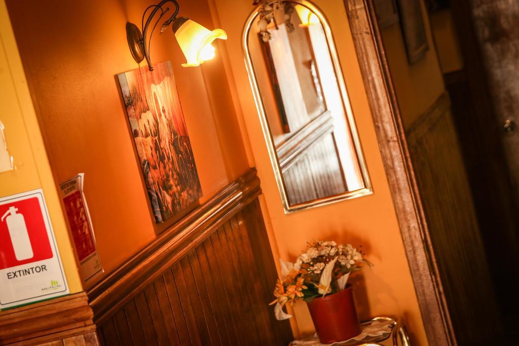 Hostal Hielo Sur Punta Arenas Bagian luar foto