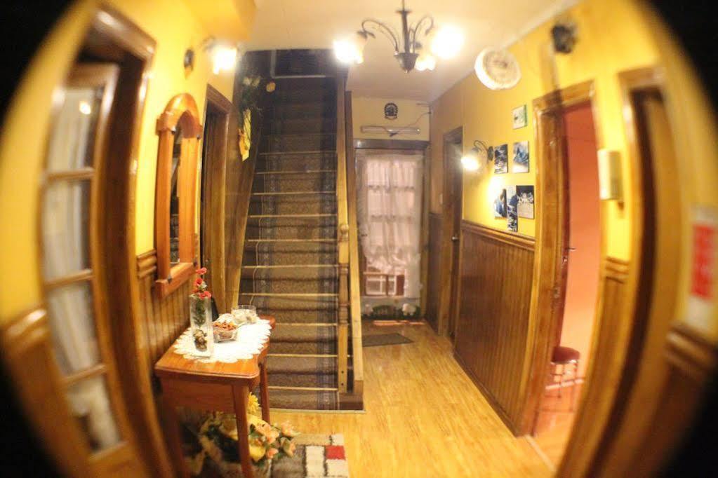 Hostal Hielo Sur Punta Arenas Bagian luar foto