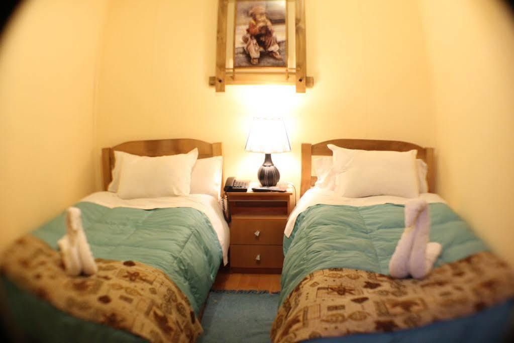 Hostal Hielo Sur Punta Arenas Bagian luar foto