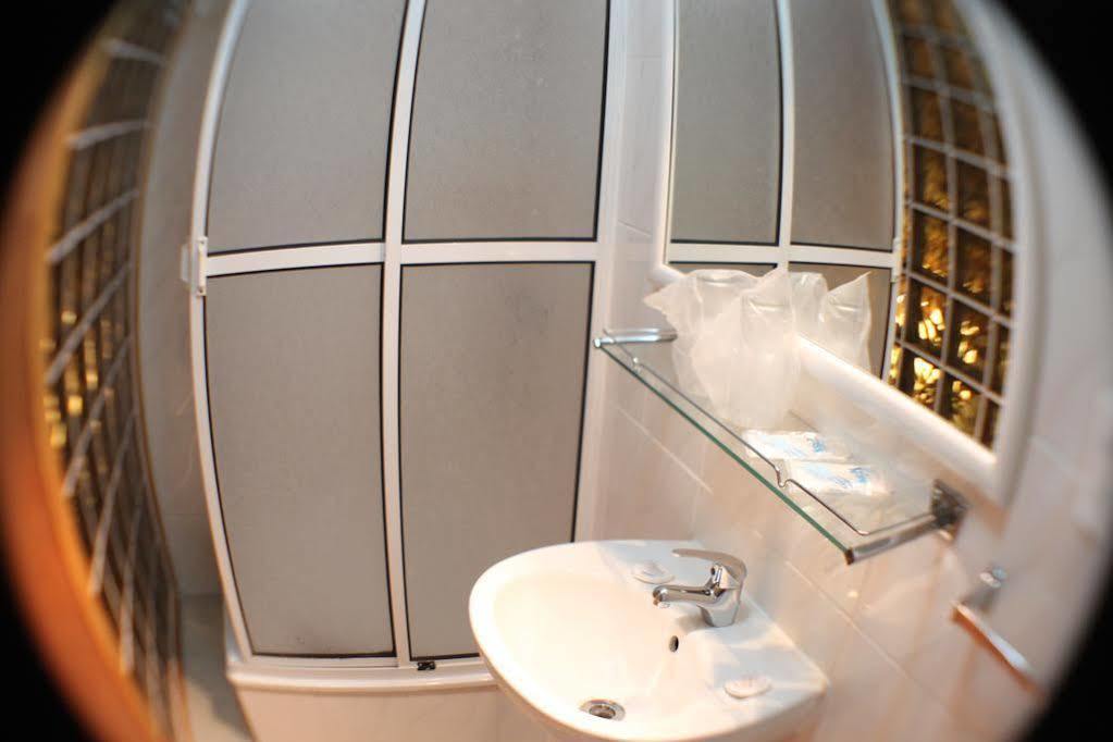 Hostal Hielo Sur Punta Arenas Bagian luar foto