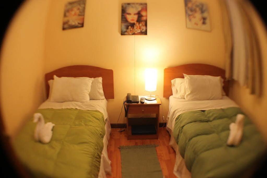 Hostal Hielo Sur Punta Arenas Bagian luar foto
