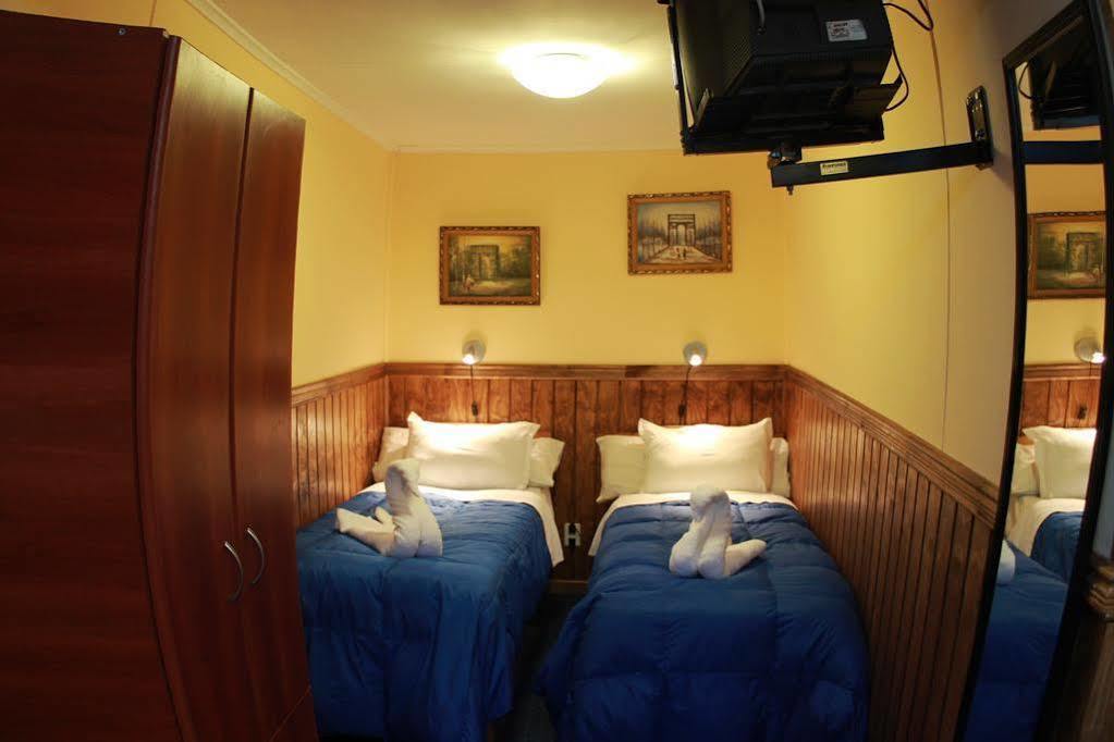 Hostal Hielo Sur Punta Arenas Bagian luar foto