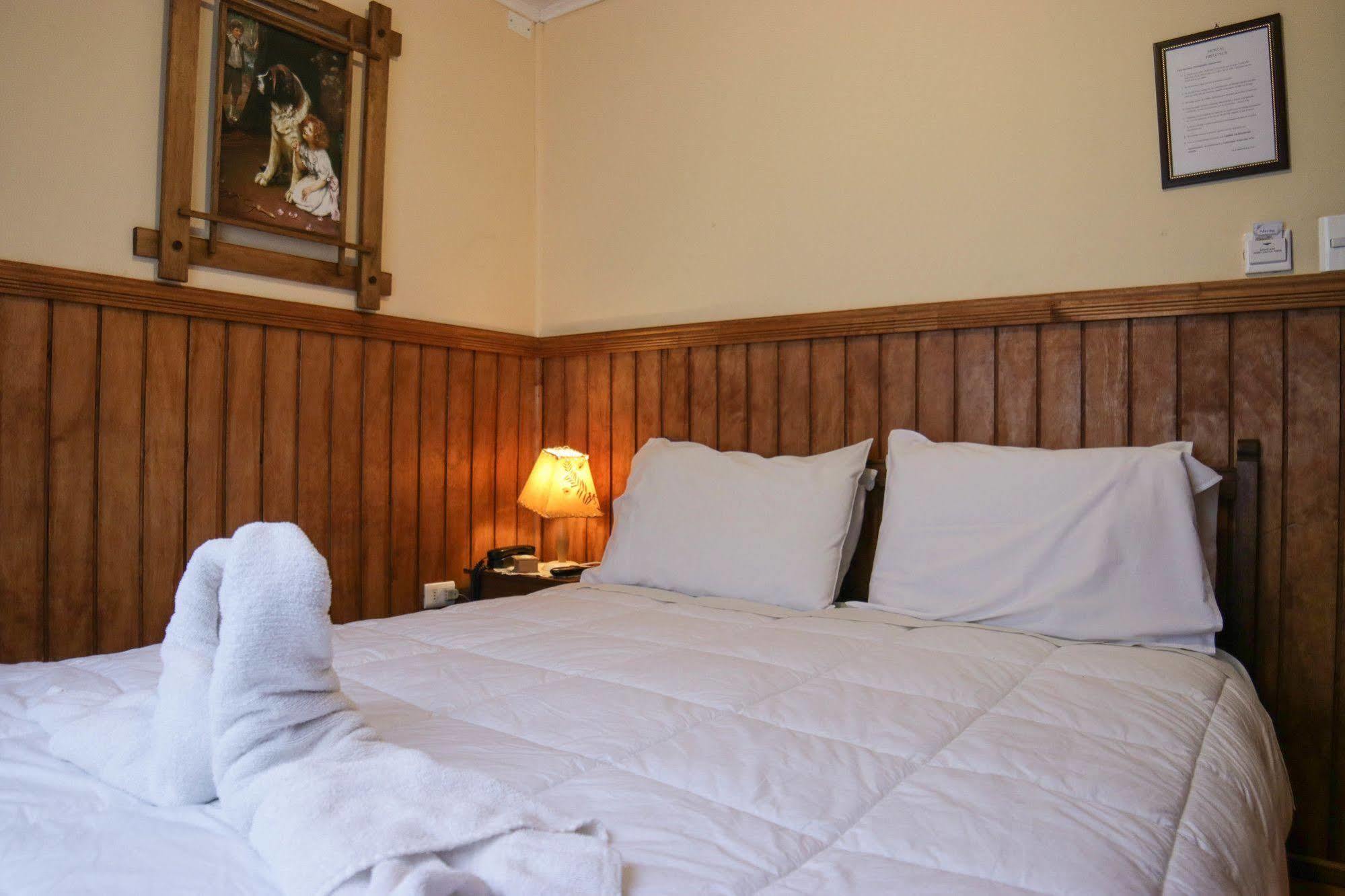 Hostal Hielo Sur Punta Arenas Bagian luar foto