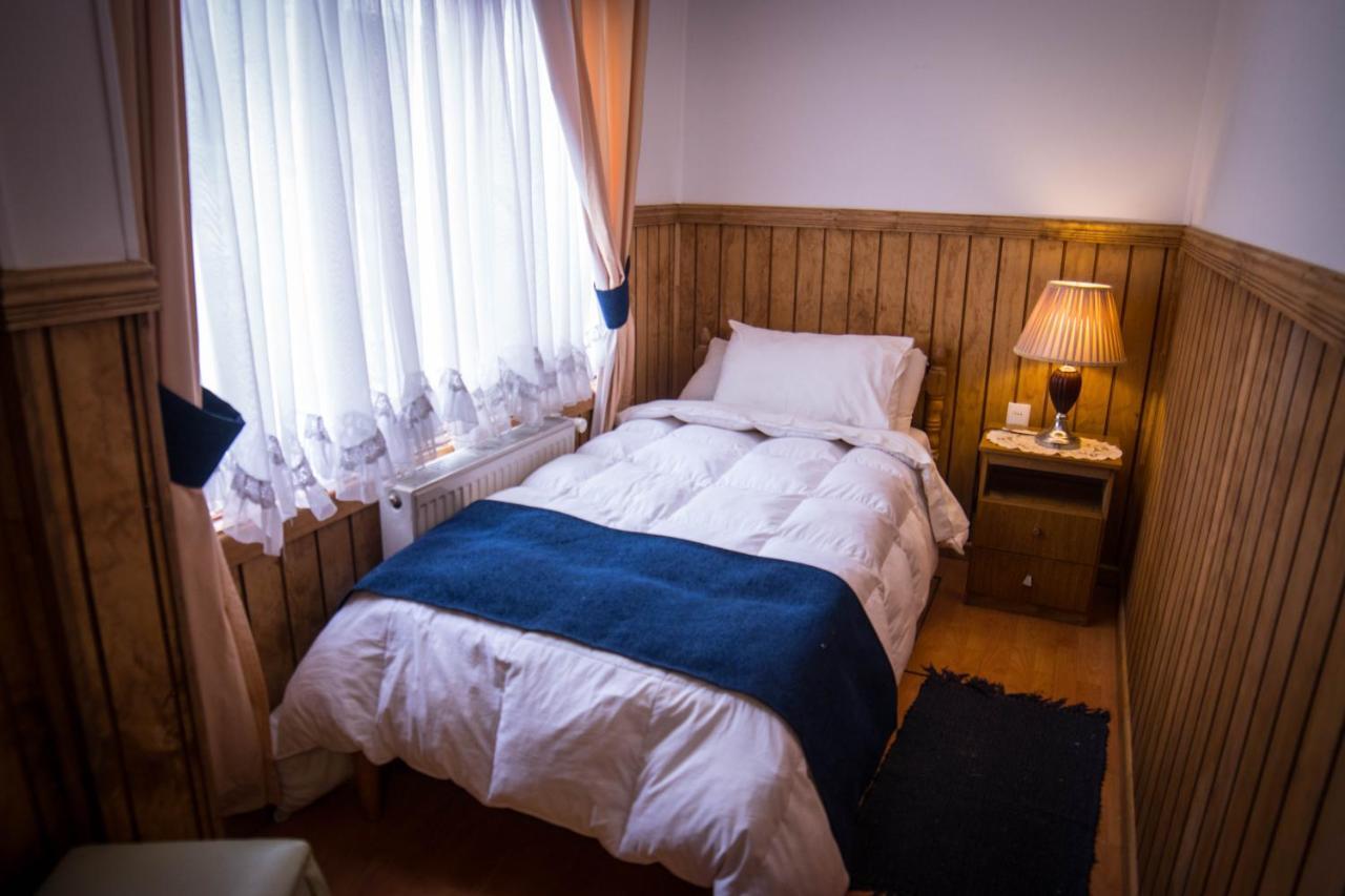 Hostal Hielo Sur Punta Arenas Bagian luar foto
